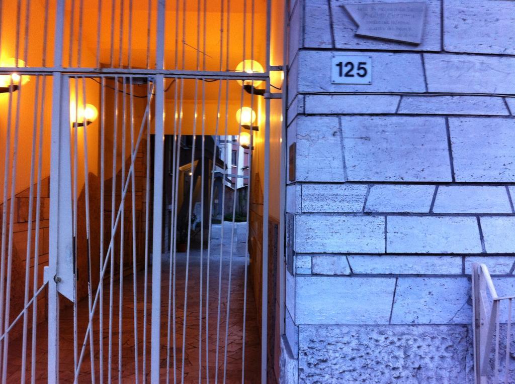 Vatican Balcony Rome Bagian luar foto